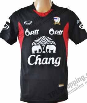 เสื้อบอลไทย เสื้อฟุตบอลไทย เสื้อทีมชาติไทย เสื้ออุ่นเครื่องทีมชาติไทย เสื้อแข่งทีมชาติไทย ปี 2012-2013 แกรนด์สปอร์ต (Grand Sport) ชุดเกมส์อุ่นเครือง สีดำ