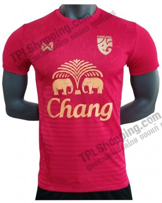 เสื้อบอลไทย เสื้อฟุตบอลไทย เสื้อเชียร์ทีมชาติ 2020 Warrix ลายแผนที่ประเทศไทย ติดช้าง สีแดง ล่าสุด