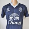 เสื้อบุรีรัมย์ ยูไนเต็ด 2012-2013 ทีมเหย้า ติดชื่อ สุเชาว์ เบอร์ 8