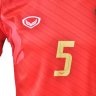 เสื้อทีมชาติไทย ชุดแข่ง AFF Suzuki Cup (เอเอฟเอฟ ซูซูกิ คัพ) แกรนด์สปอร์ต (Grand Sport) ปี 2012 สีแดง สกรีนเบอร์ 5 นิเวศ ศิริวงค์(เบอร์+ชื่อ สีทอง)